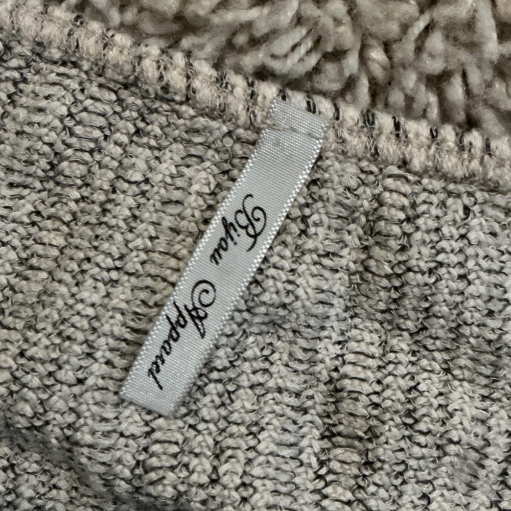 Gray Ribbed Tie-Front Top - Picture 3 of 3